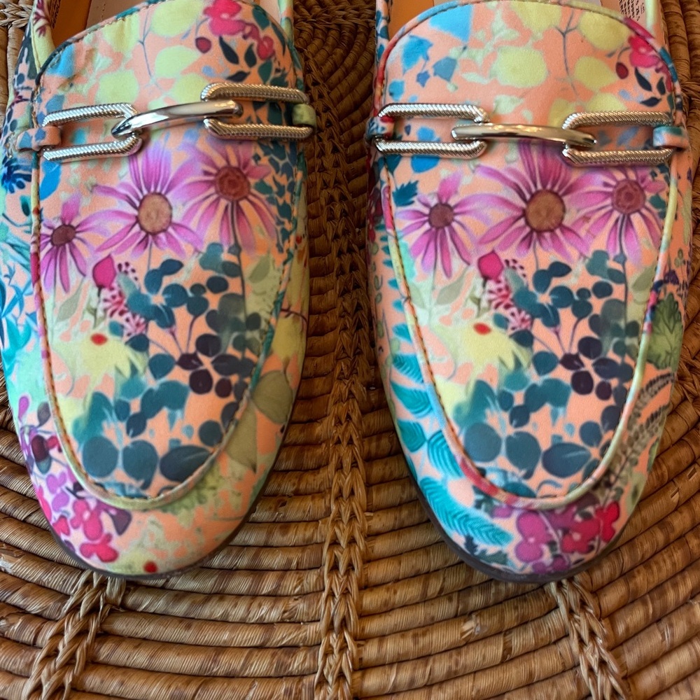 Franco Sarto Floral Loafers with Gold Metal Chain Accent - Picture 3 of 16